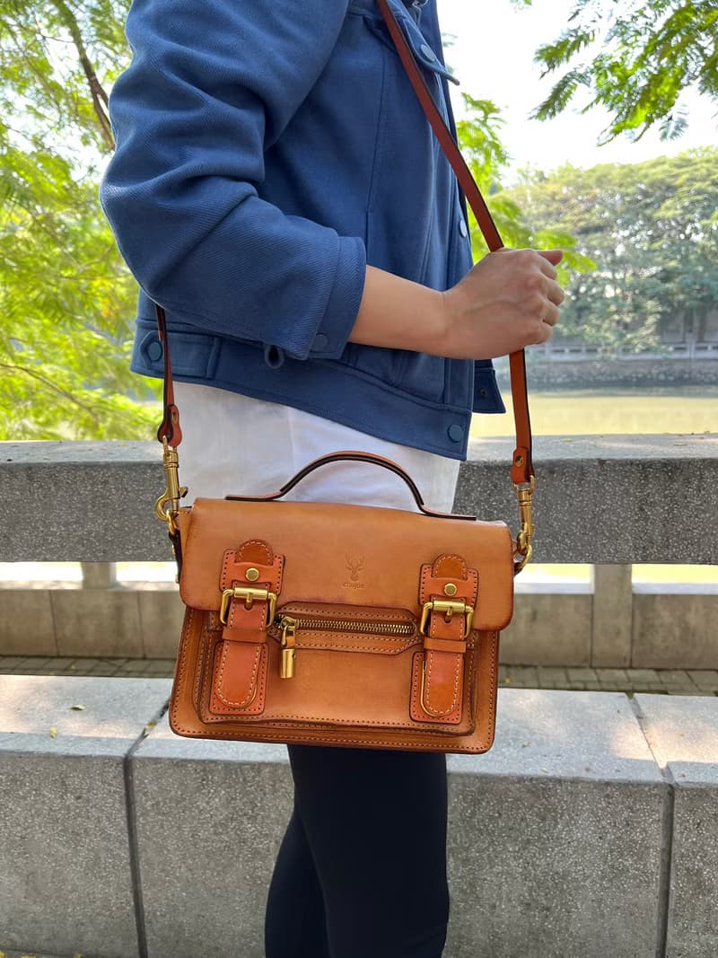 手作經典郵差包 原創復古劍橋包 頭層植鞣牛皮小方包 女士文藝手