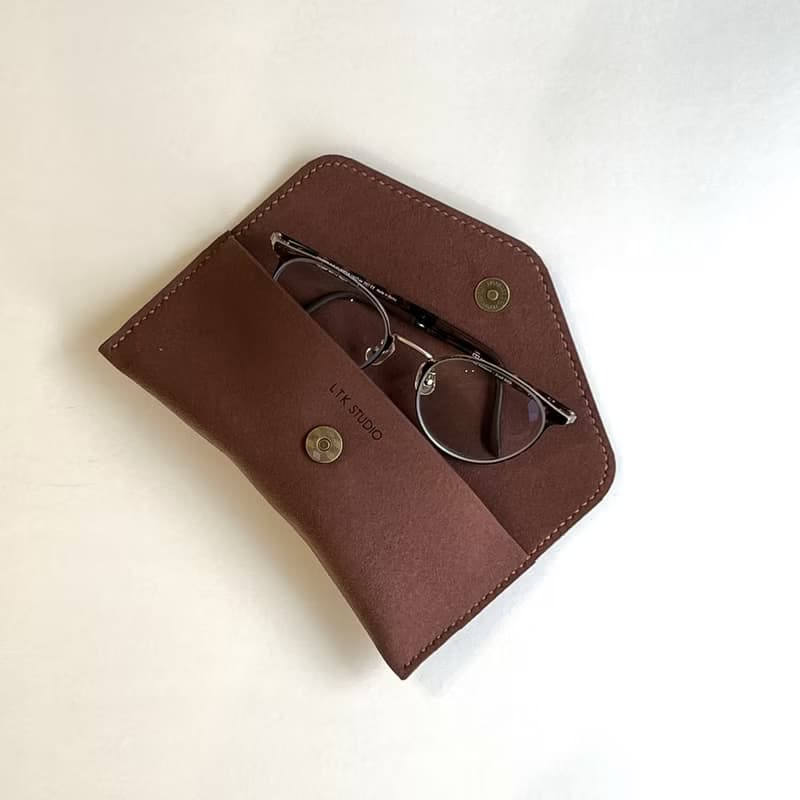 Envelpoe 素皮革質感眼鏡盒 - 聖誕森林色系 - 純色
