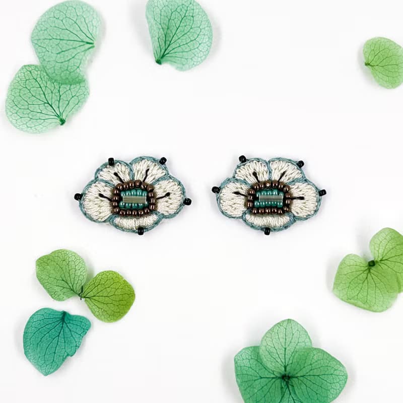 | 茷 | 耳針/耳夾 | #219 | 手刺繡個性日系茷花耳環