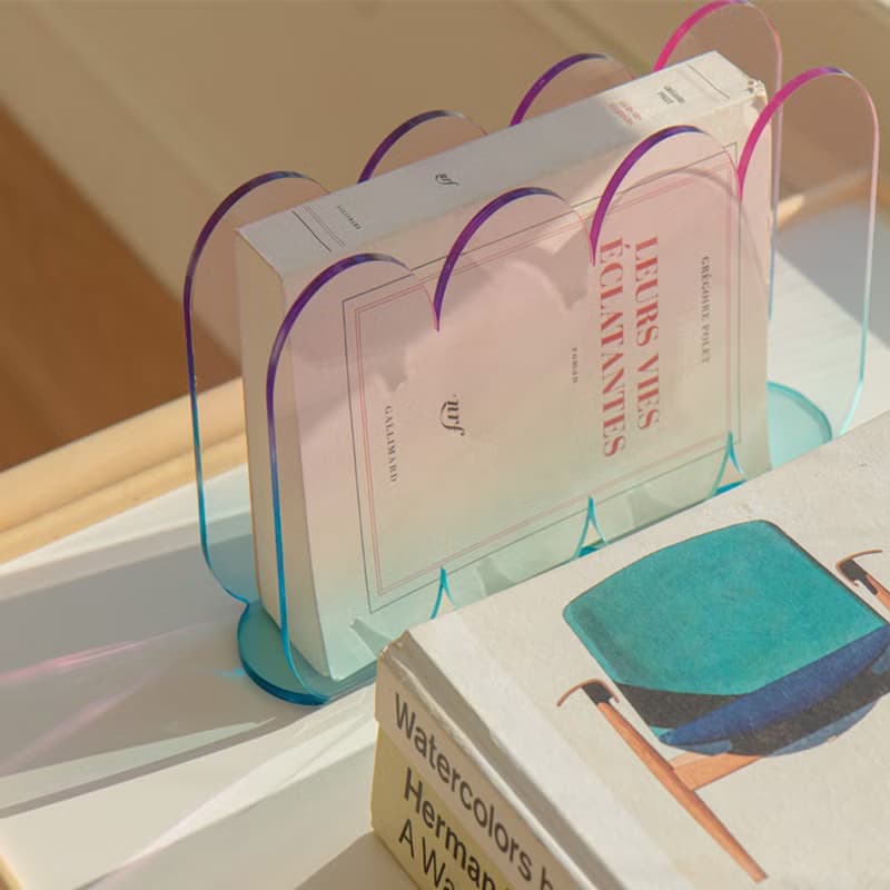 Acrylic magazine rack