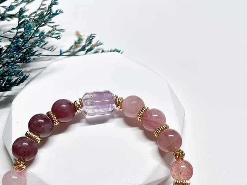 紫霧晨星 l 紫晶。粉晶。櫻花雨。草莓晶。鍍14k金屬配件。手環