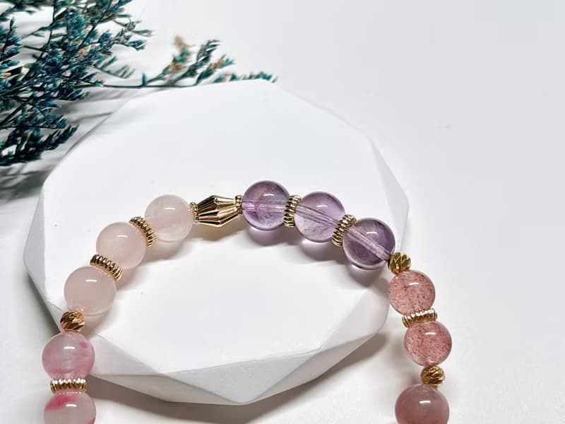 紫霧晨星 l 紫晶。粉晶。櫻花雨。草莓晶。鍍14k金屬配件。手環