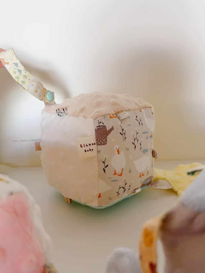 手工布標籤  魔法探索安撫立方球 安撫巾 滿月禮 標籤球