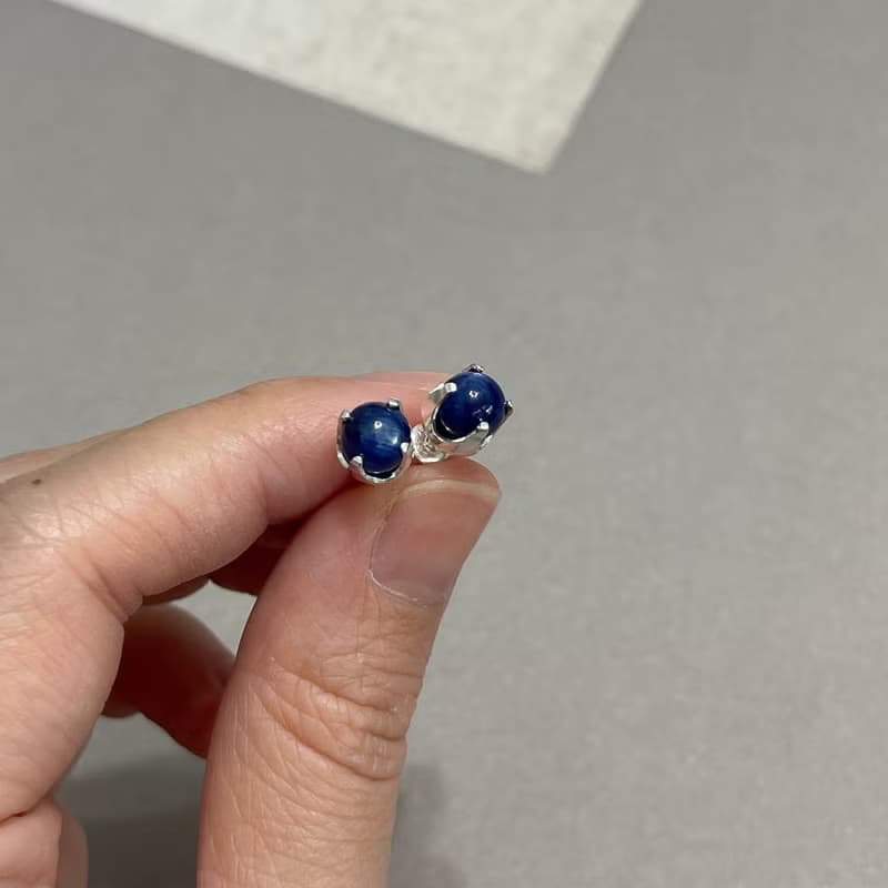 ll 6mm藍晶石純銀耳環 ll 925純銀貼耳耳針 - 一對 附銀耳堵