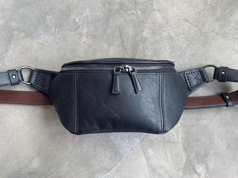 Vulcan Sling bag 胸包 腰包  現貨 義大利摔紋植鞣牛皮 黑色 L