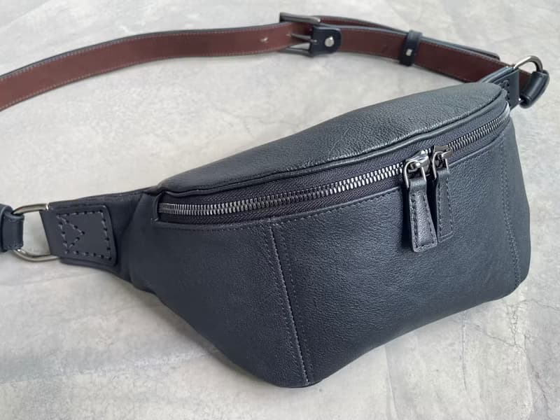 Vulcan Sling bag 胸包 腰包  現貨 義大利摔紋植鞣牛皮 黑色 L