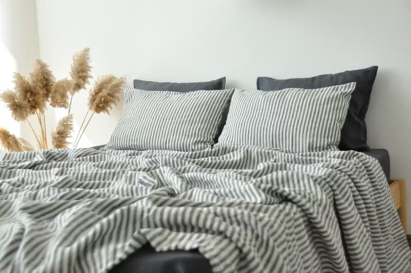Striped linen sheet set / Flat+fitted sheet+2 pillowcases / Striped bedding