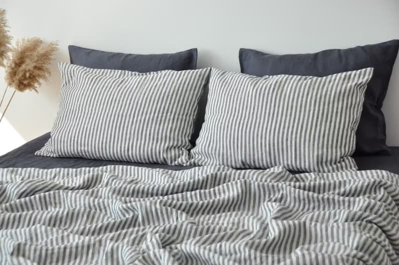 Striped linen sheet set / Flat+fitted sheet+2 pillowcases / Striped bedding