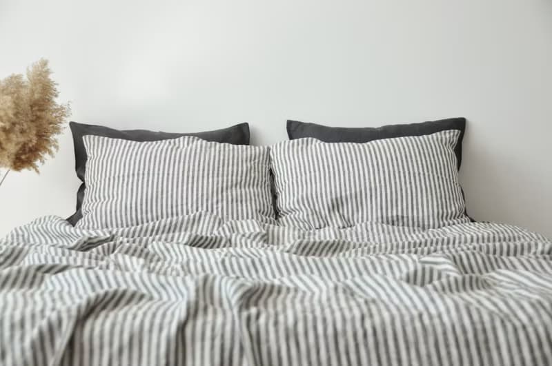 Striped linen sheet set / Flat+fitted sheet+2 pillowcases / Striped bedding