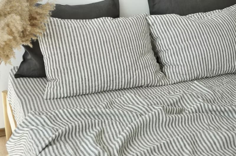 Striped linen sheet set / Flat+fitted sheet+2 pillowcases / Striped bedding