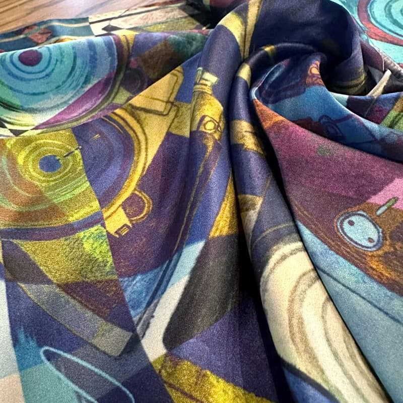 50cm角_silkscarf_マルチカラーカメラ柄のシルクスカーフChristalART