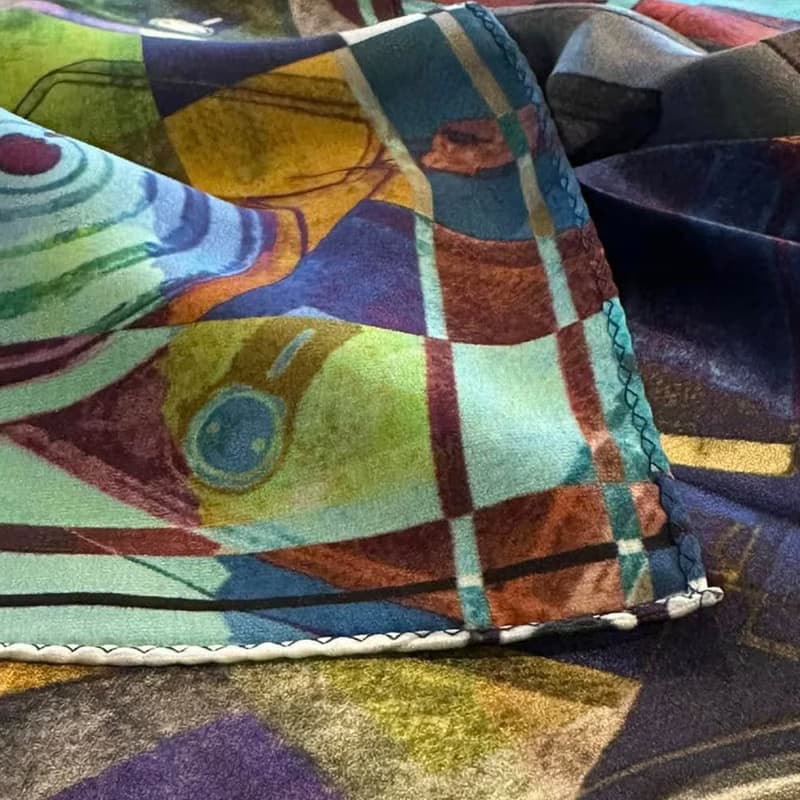 50cm角_silkscarf_マルチカラーカメラ柄のシルクスカーフChristalART