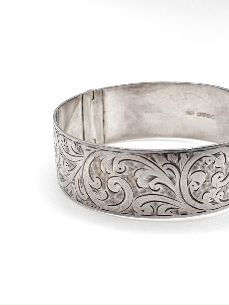 不朽古董珠寶系列——英國銀匠手工・經典刻花純銀扣環手鐲