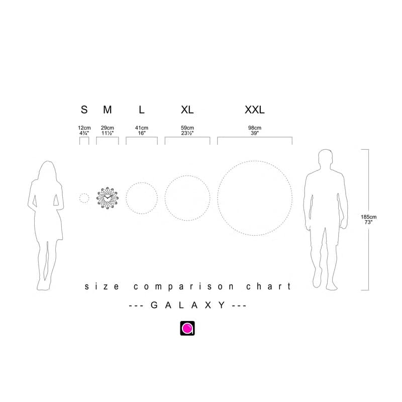 Galaxy藍色 - 由彎曲膠合板製成的現代掛鐘