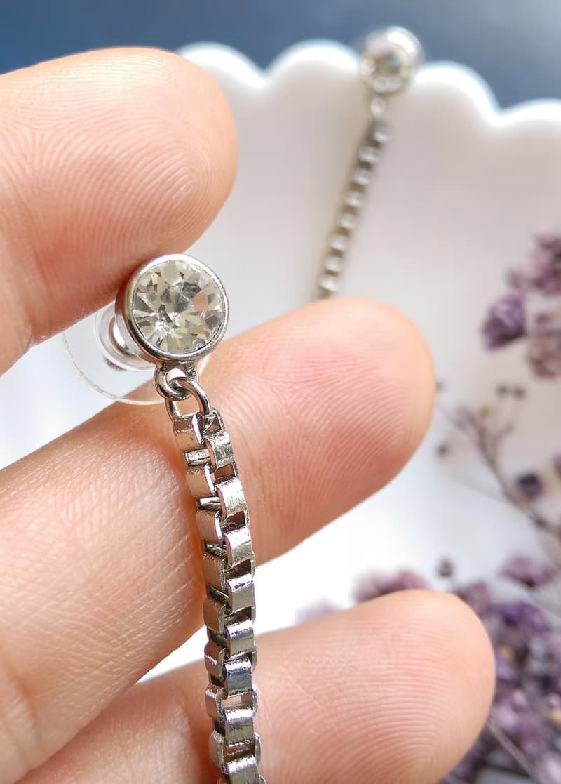 Vintage Jewelry 西洋古董飾品 銀色調 盒子鍊 飛碟圓鑽 針式耳環