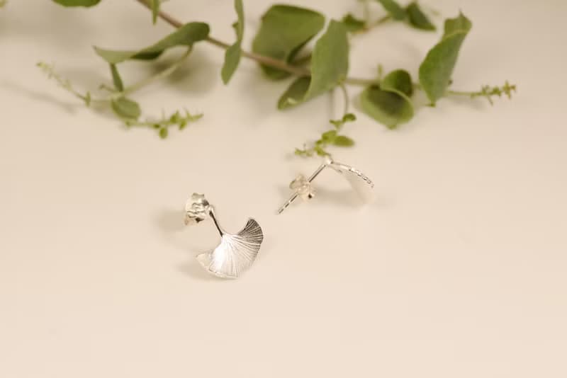 。植被之上。NO.05-1 小銀杏ginkgo leaf 耳針/925銀