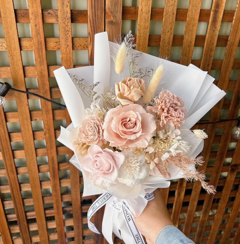 白咖啡花束 永生花 奶茶 情人節 畢業 生日 告白 求婚 乾燥花