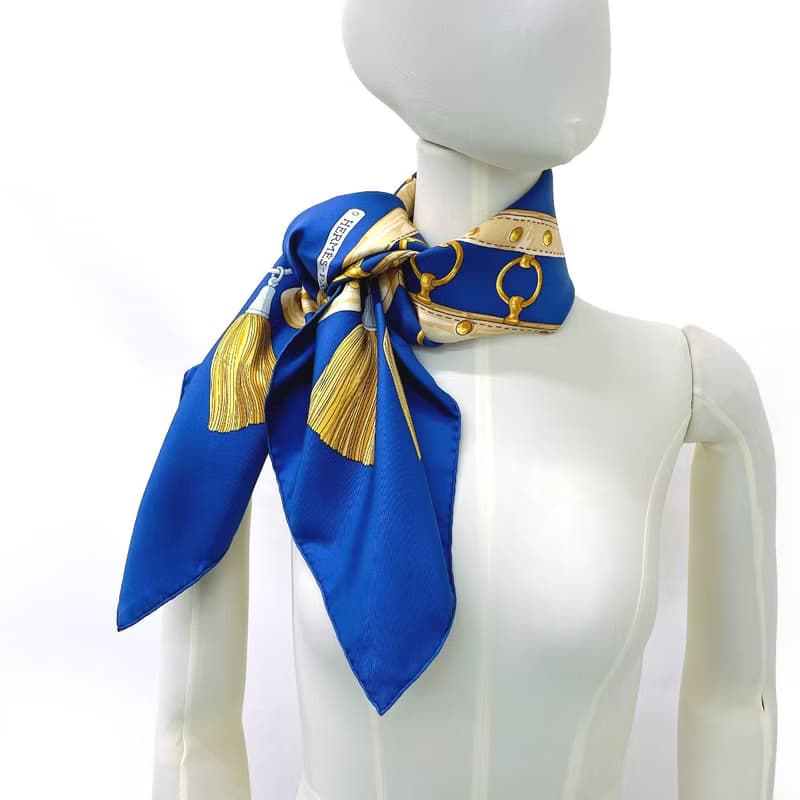 【日本直送 中古美品】エルメス HERMES スカーフ カレ 90 大判スカーフ 正方形 AUX CHAMPS フィールドへ フラワー タッセル シルク