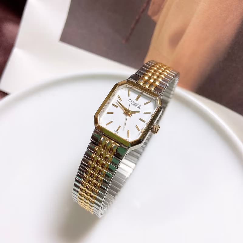 【西洋古董飾品】BULOVA CARAVELLE正常運作光澤銀調整彈性手錶