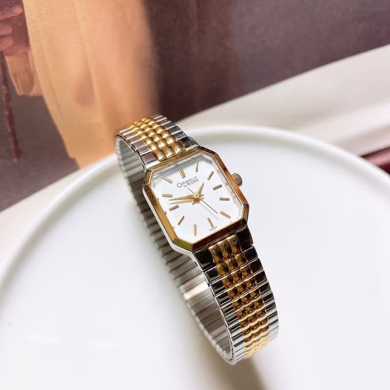 【西洋古董飾品】BULOVA CARAVELLE正常運作光澤銀調整彈性手錶