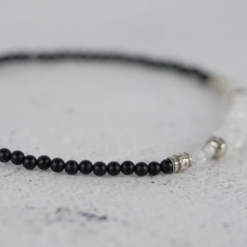 ブルームーンストーンとオニキスのブレスレット