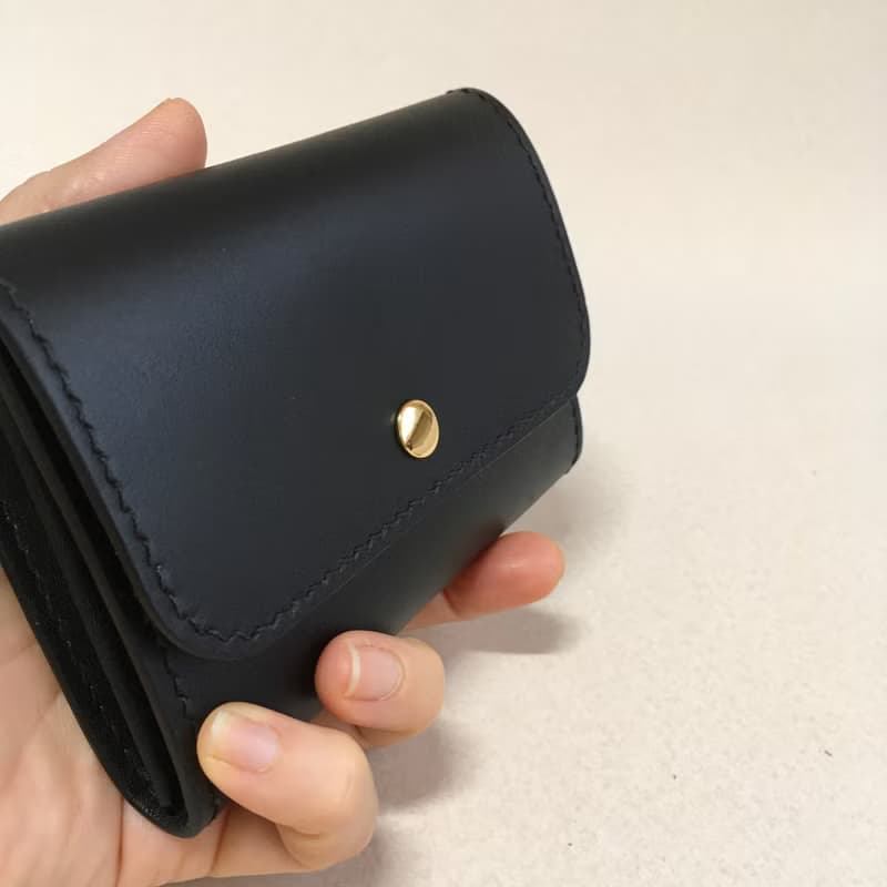 經典手工牛皮短夾/黑
