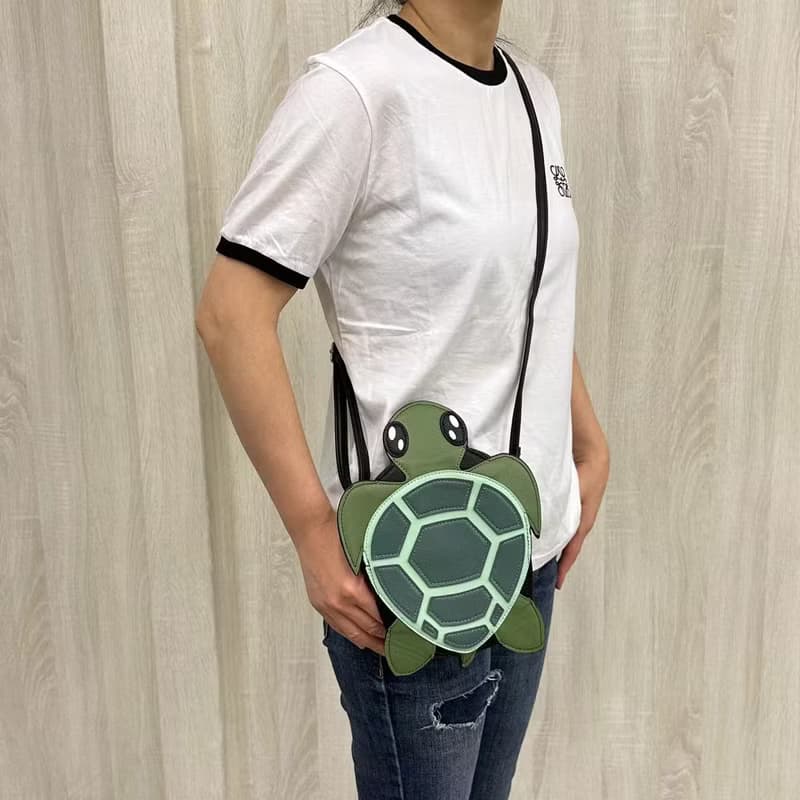 海龜童趣造型斜揹包 - 酷樂村