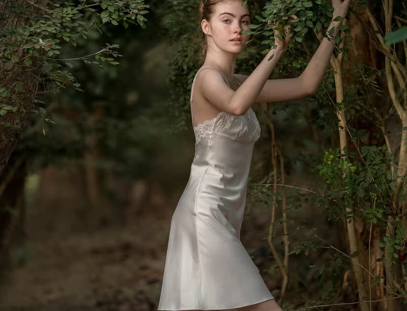 絲柔光璨深V連身裙