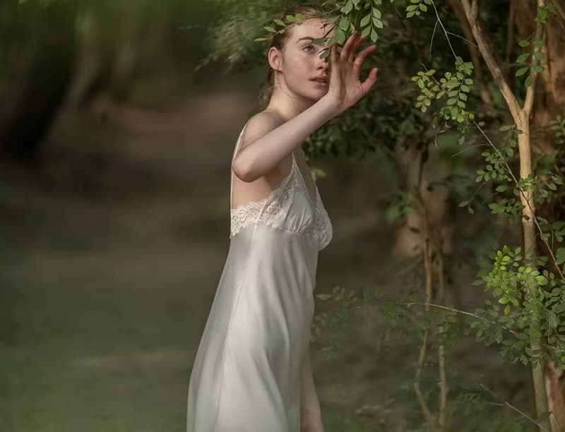 絲柔光璨深V連身裙