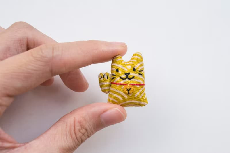 招財貓胸針 fortune cat mini brooch pin