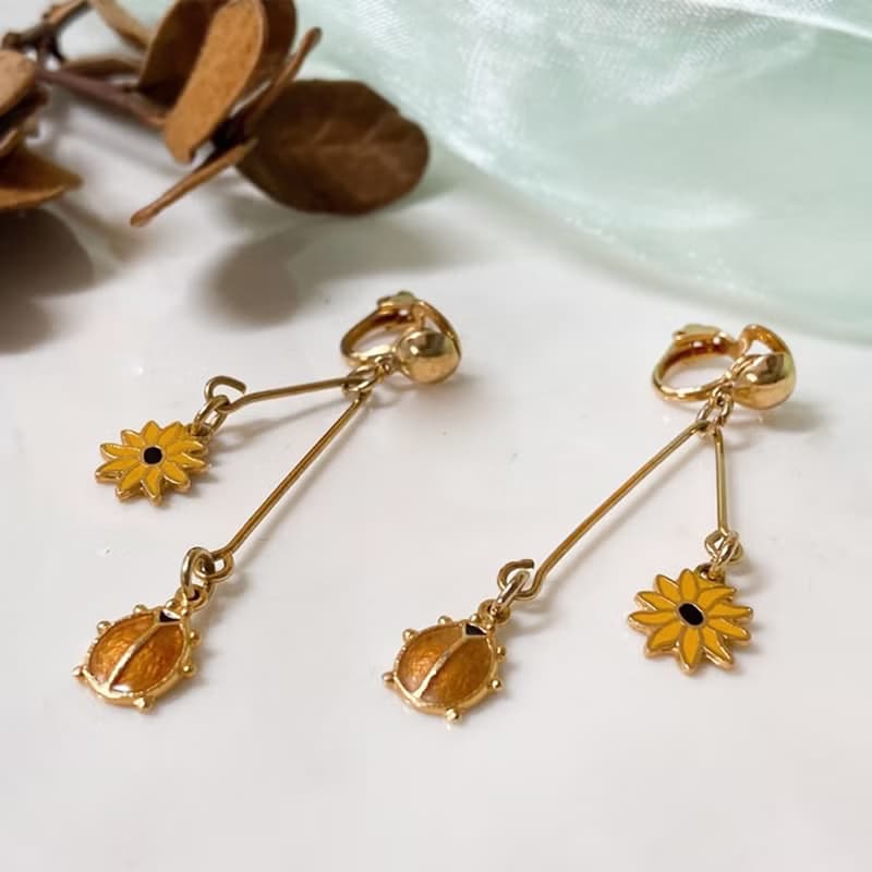 【西洋古董飾品】自然風 瓢蟲小花 琺瑯工藝 垂墜可晃動 耳環耳夾