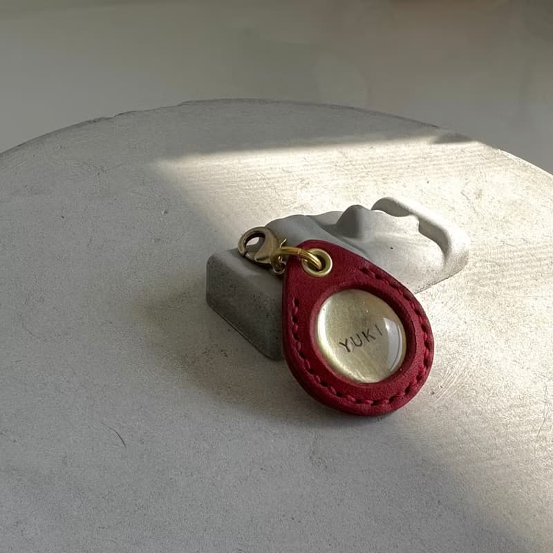 HOWLL寵物吊牌-黃銅皮革吊牌_磨砂紅皮革