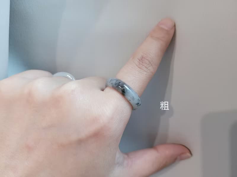 【親翠】天然翡翠 白烏雞芝蔴糊手指鐲戒圈 送禮首選