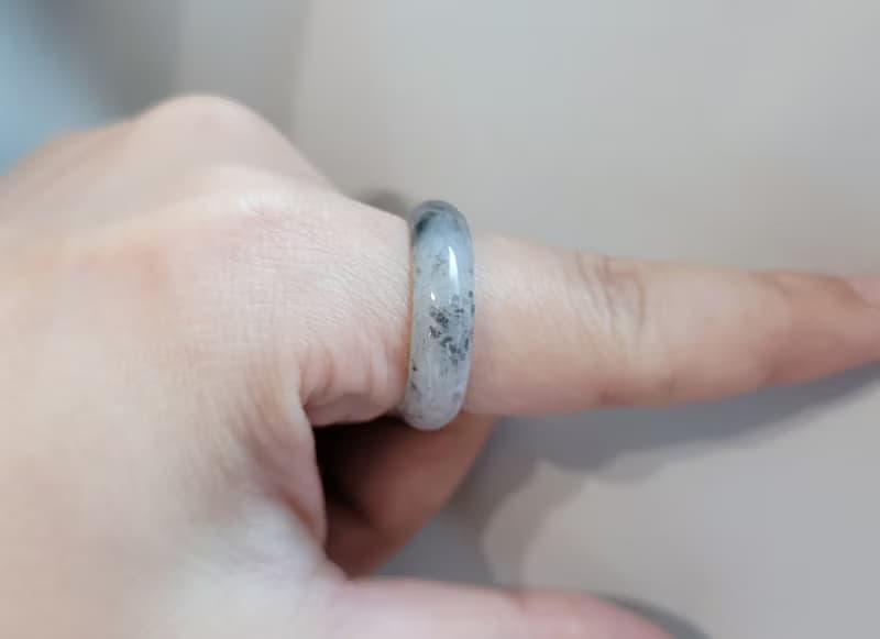 【親翠】天然翡翠 白烏雞芝蔴糊手指鐲戒圈 送禮首選