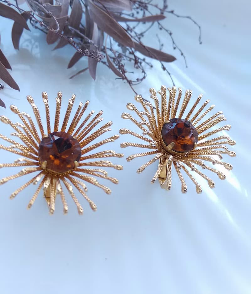 Vintage Jewelry 西洋古董飾品 SARAH COV Golden Mum 夾式耳環