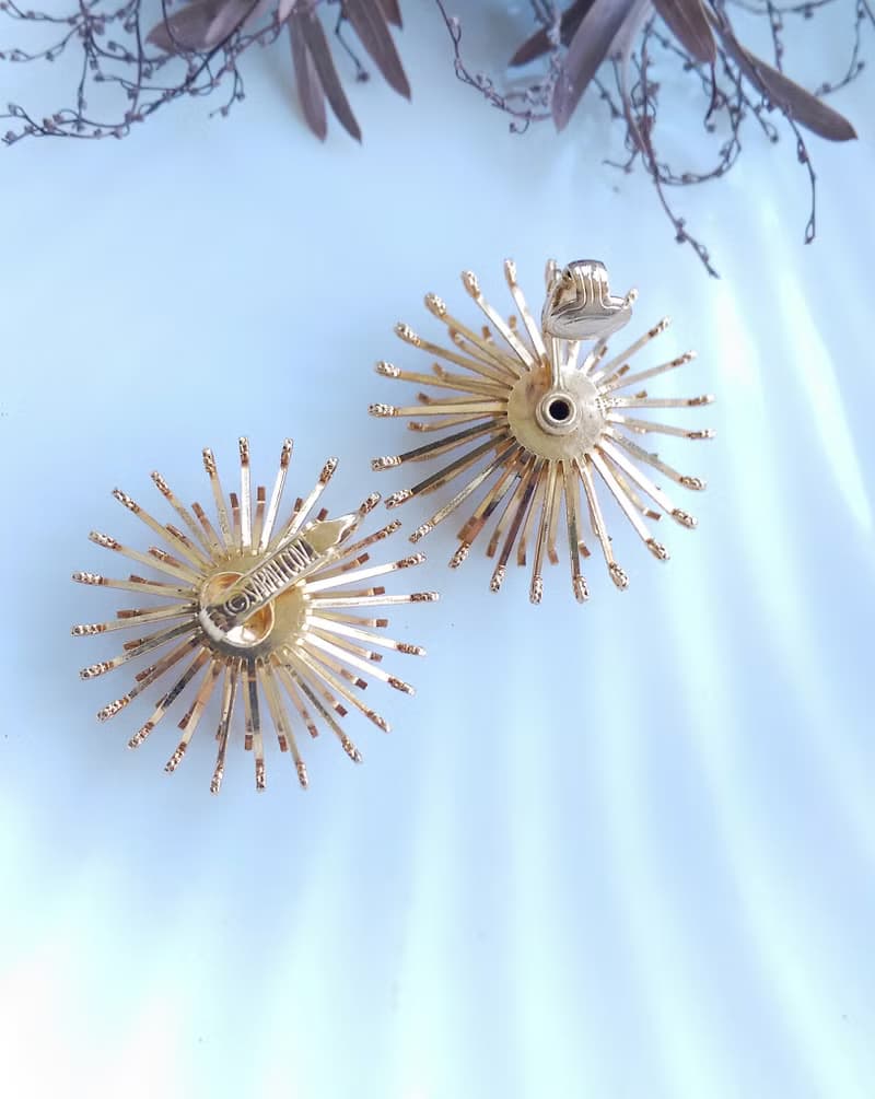 Vintage Jewelry 西洋古董飾品 SARAH COV Golden Mum 夾式耳環