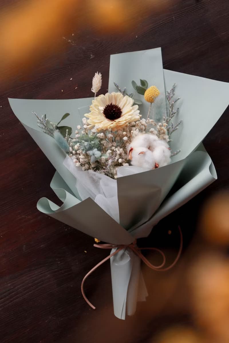 - 傾心予你 -  永生花 索拉花 乾燥花 乾燥花束 情人節 畢業花束