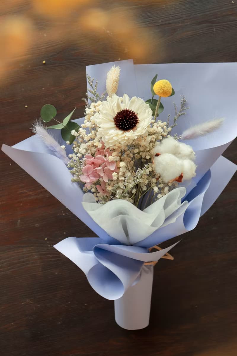 - 傾心予你 -  永生花 索拉花 乾燥花 乾燥花束 情人節 畢業花束