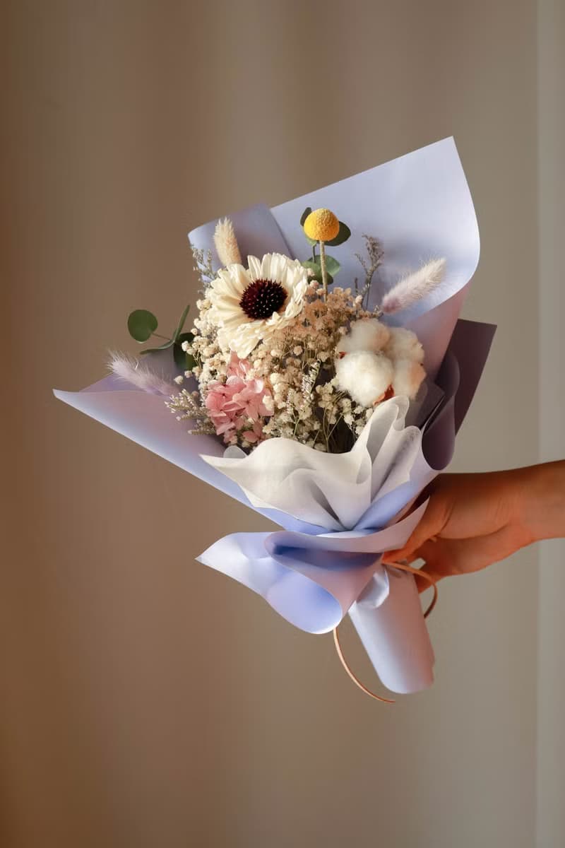 - 傾心予你 -  永生花 索拉花 乾燥花 乾燥花束 情人節 畢業花束