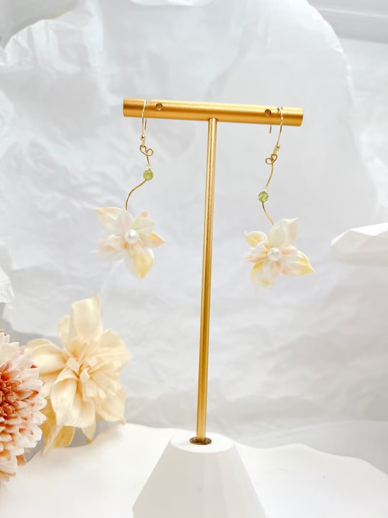 【真絲布花】橄欖石珍珠真絲細工布花 耳針耳夾耳環
