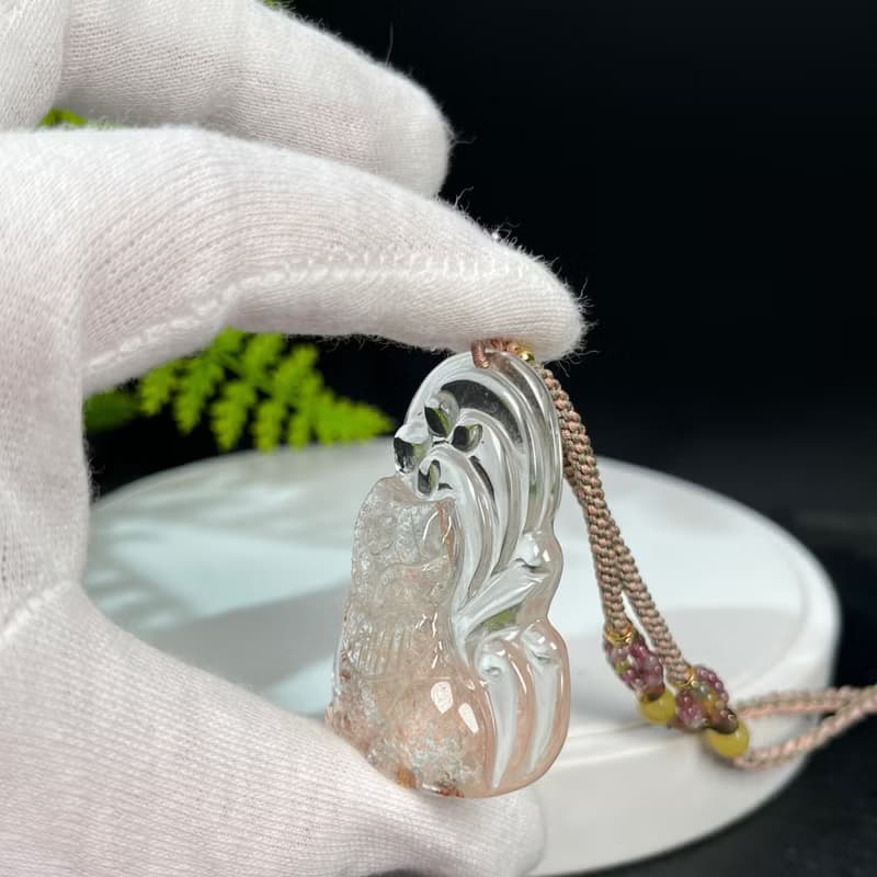 玻璃體雪花幽靈水晶吊墜 立體手雕九尾狐後項錬 冰透粉嫩靈修祥瑞