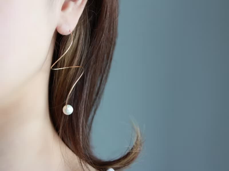 14kgf-Spiral pearl pierced earrings