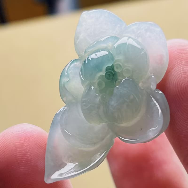 冰種飄花翡翠巧雕蓮花 |  裸石 | 天然緬甸玉A貨翡翠 | 送禮