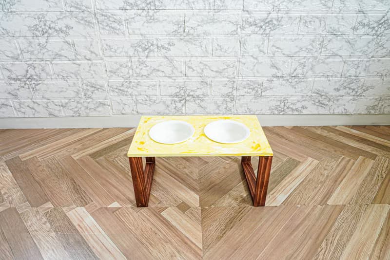 フルイドアート(イエロー)フードスタンド　フードボウル　食器スタンド　小型犬　中型犬　ネコ　木製　オーダー可能