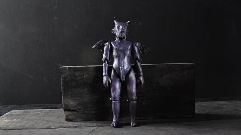 惡魔伯爵 (雕塑 陶偶 公仔)