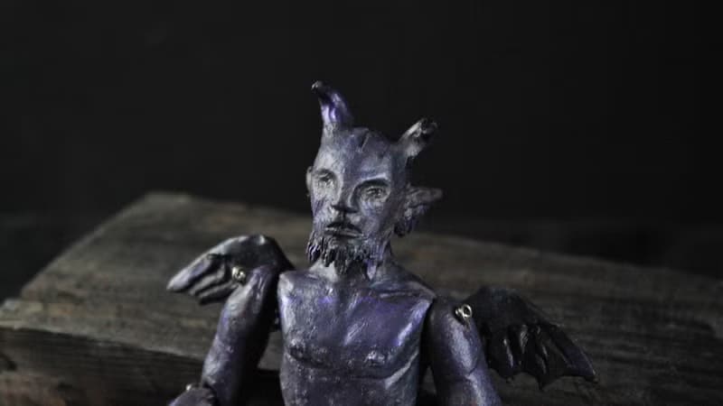 惡魔伯爵 (雕塑 陶偶 公仔)