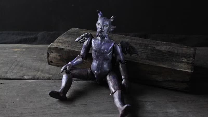 惡魔伯爵 (雕塑 陶偶 公仔)