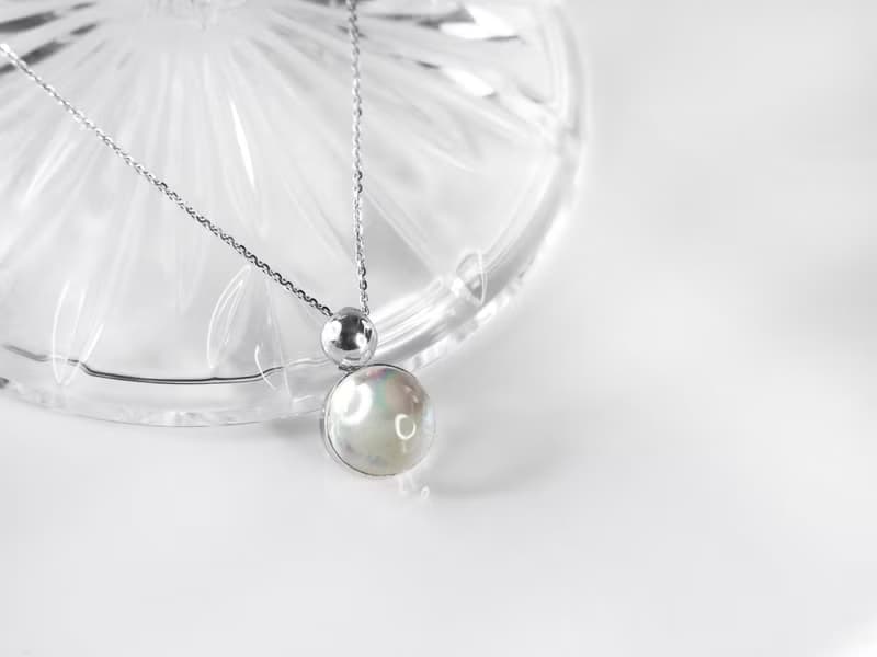 瑩白彩虹 | 白水晶 / 圓滿系列 | 珍珠母貝項鍊