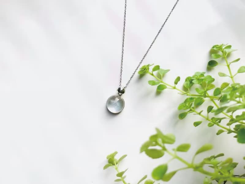 瑩白彩虹 | 白水晶 / 圓滿系列 | 珍珠母貝項鍊