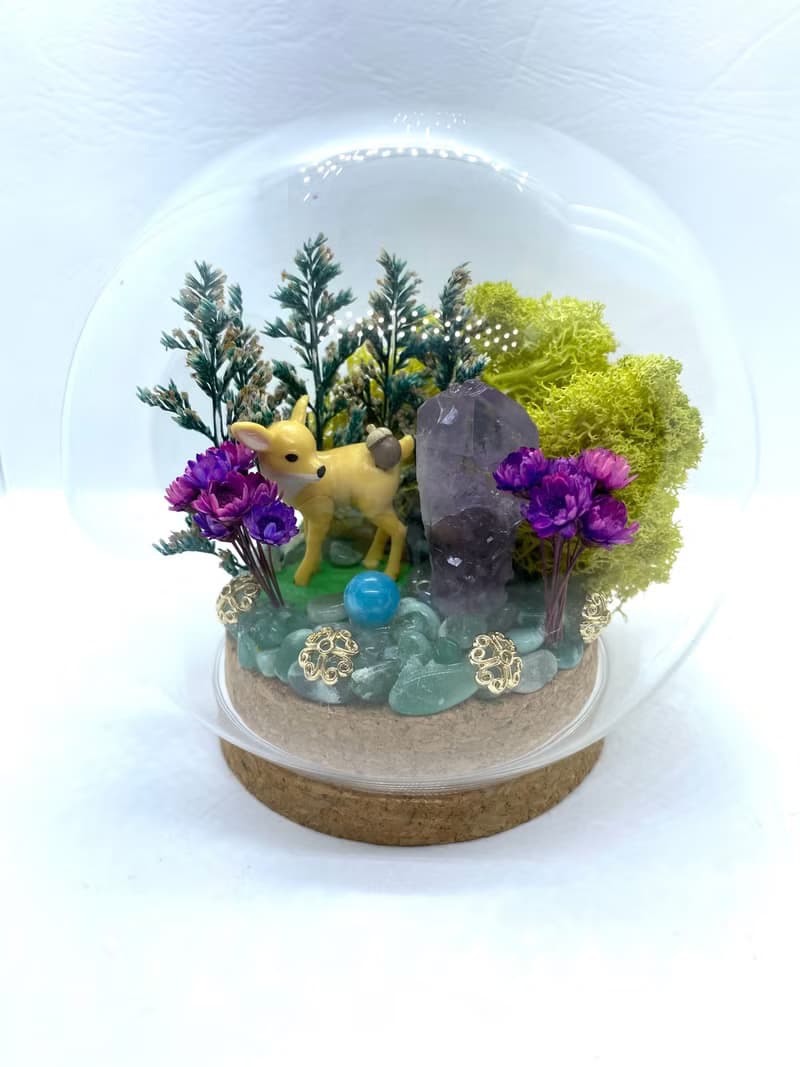 綠色森林-小鹿與紫水晶/海藍寶珠-手工玻璃罩公仔/水晶/乾燥花